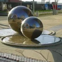 Фонтан из 2 стальных шаров (518906) ∅ 1 и ∅ 1,5 м. Барнаул 