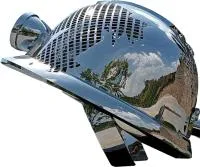 Каска - скульптура абстрактная скульптура из нержавеющей стали на заказ — Барнаул  